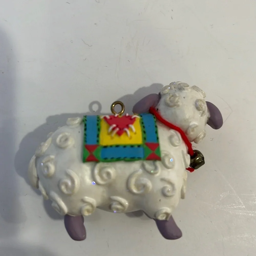 Tree ornament Heirloom Collection Holiday Christmas Lambie Pie Carlton Cards
